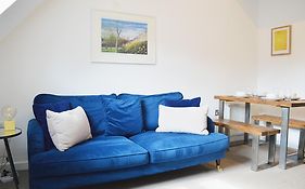 12 Bootham Court Stylish Modern 2-Bed Flat In York With Parking Pass The Keys